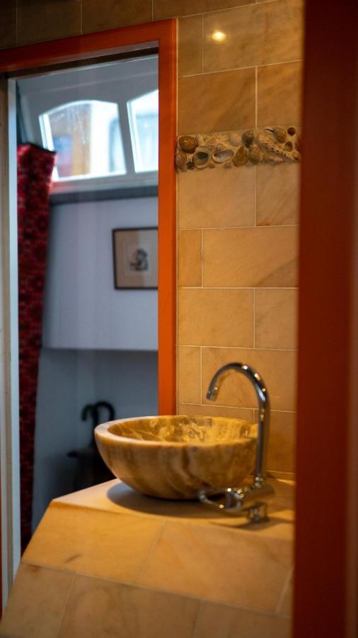Amsterdam Center - Houseboat B&B By Captain Ricard 외부 사진